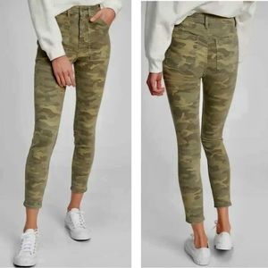 EUC GAP High Rise Universal Camo Denim Legging Size 10/30 Tall